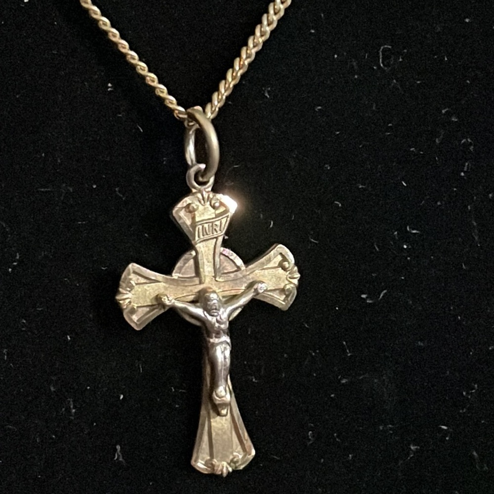 Vintage chapel sterling silver cross pendant and necklace